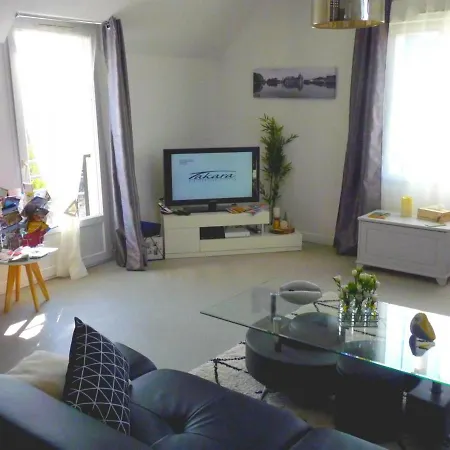 Hébergement de vacances Verberie, 3 Pièces, 4 Personnes - Fr-1-526-7 *